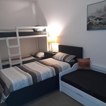 Berlin - Schoenefeld Gruene Wohnung Εξωτερικό φωτογραφία